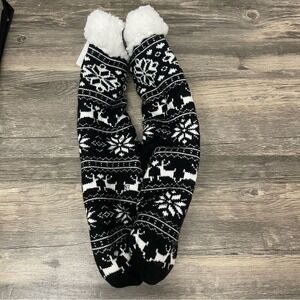Comfort Clouds Fair Isle Reindeer Slipper Socks Black White Knit Faux Shearling